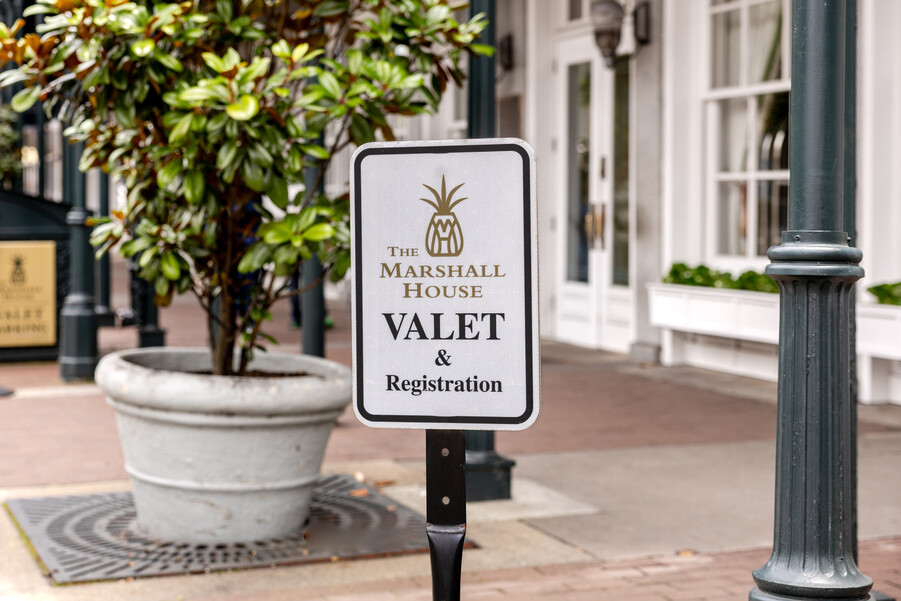 Marshall House Valet Parking